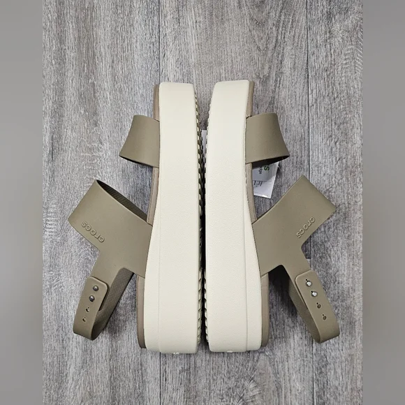 Crocs Women's Brooklyn Low Wedge Sandals - Size 8 *NWT* - Picture 6 of 7